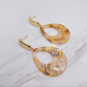 Irregular metal yellow acetate acrylic earring